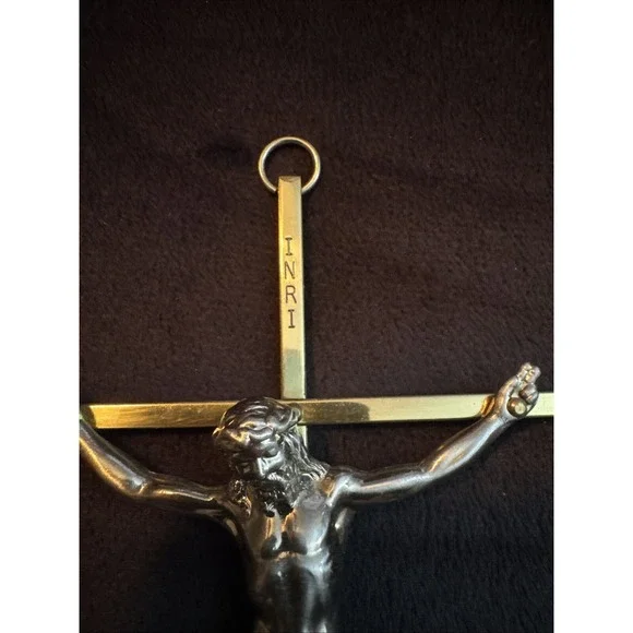 Vintage Metal Jesus on Cross Crucifix Wall‎ Art Hanging Religious 8.5"x4.5" INRI - Picture 2 of 10